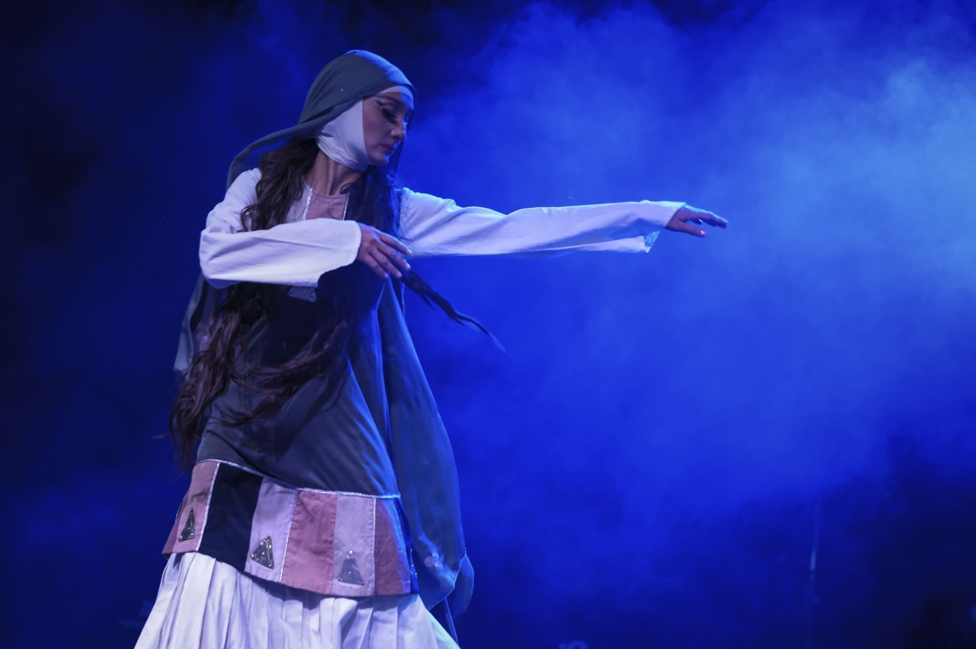 Nanila — Lullaby dance, performed by the Sukhishvili Georgian National Ballet